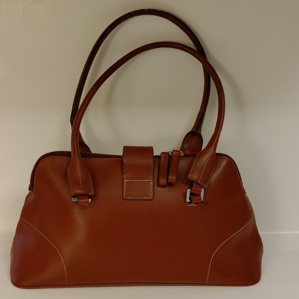 Elegant Burgundy Leather Handbag - Picture 2 of 13